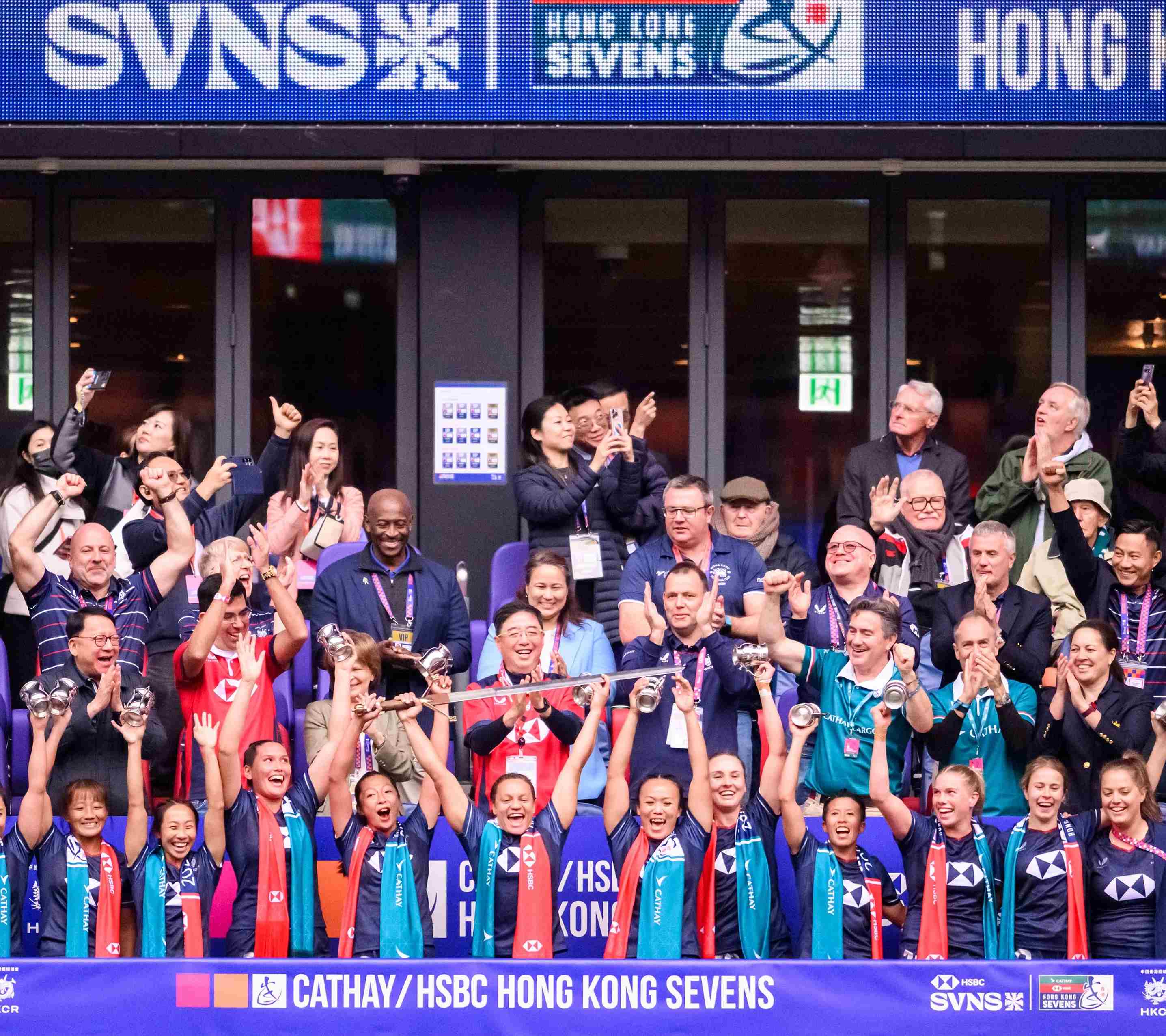 董事會及管理層